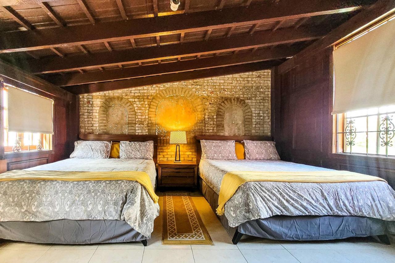 Luxurious San Juan Villa With Pool - Walk To Beach! Exterior photo